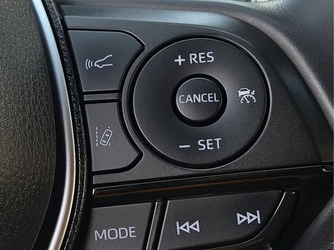 Used 2021 Toyota Venza XLE AWD/4WD image 18