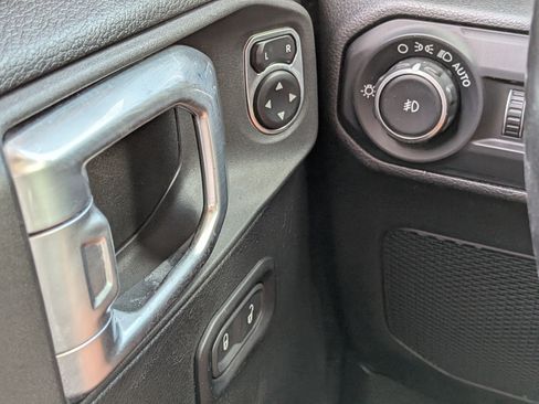 Used 2020 Jeep Wrangler Unlimited Sport S AWD/4WD image 21