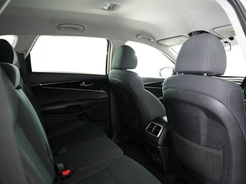 Used 2019 Kia Sorento FWD V6 image 41