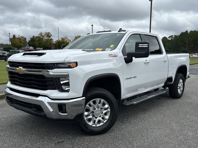 Used 2025 Chevrolet Silverado 2500 LT w/ Convenience Package AWD/4WD image 1