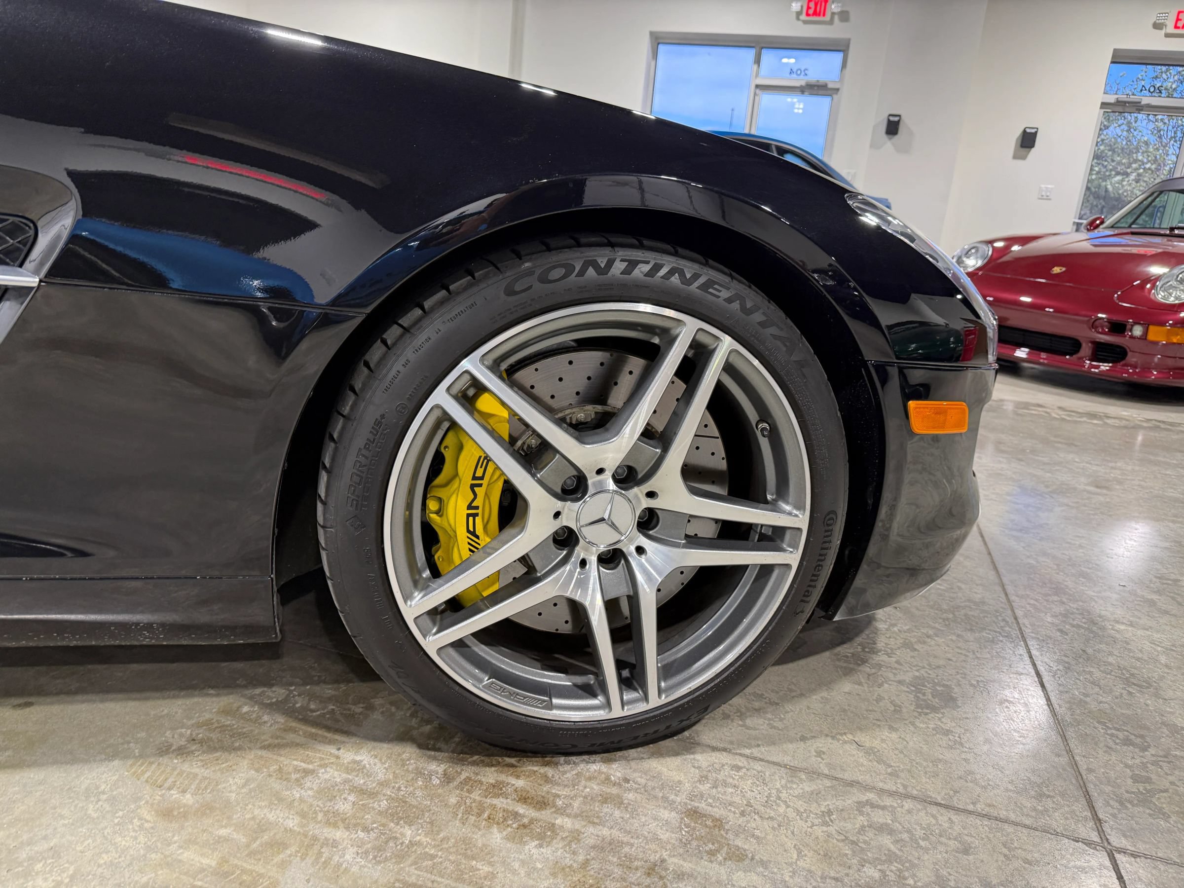 Used 2011 Mercedes-Benz SLS AMG Coupe image 22