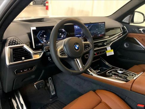 New 2026 BMW X7 M60i image 8