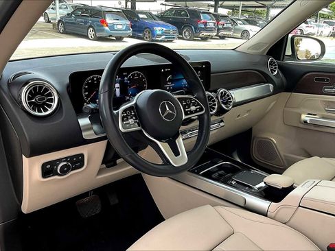 Certified 2023 Mercedes-Benz GLB 250 w/ Premium Package image 17