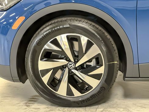 New 2025 Volkswagen ID.4 Pro image 24
