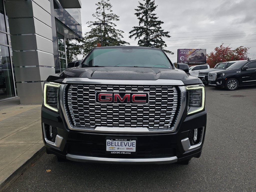 Used 2024 GMC Yukon Denali w/ Denali Reserve Package AWD/4WD image 2