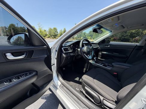 Used 2019 Kia Optima LX FWD image 12