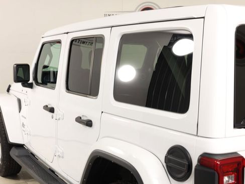 Used 2022 Jeep Wrangler Unlimited Sahara w/ LED Lighting Group AWD/4WD image 44