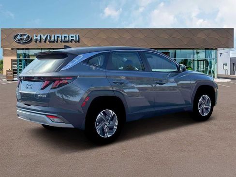 New 2026 Hyundai Tucson Blue SE image 8