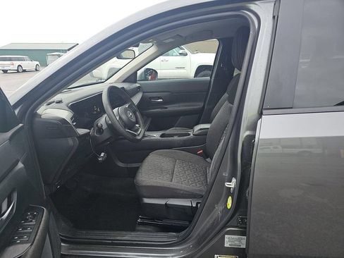 Used 2025 Nissan Kicks SV w/ Charging Package FWD image 18