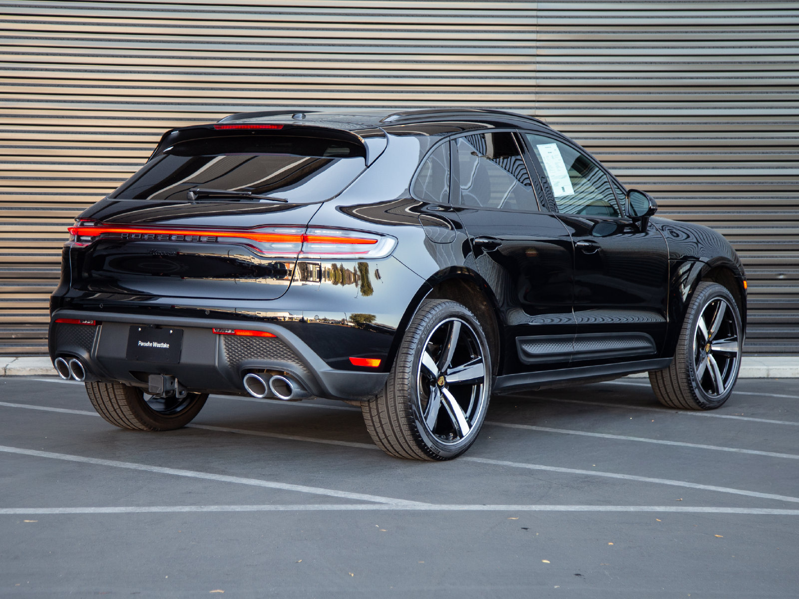 Certified 2026 Porsche Macan AWD/4WD image 7