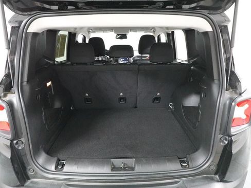 Used 2023 Jeep Renegade Trailhawk AWD/4WD image 27