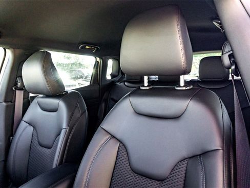 New 2026 Jeep Compass Latitude image 9