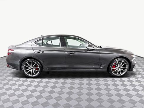 Used 2025 Genesis G70 2.5T image 11