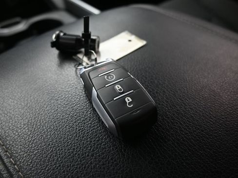 Used 2023 RAM 1500 Big Horn RWD image 21