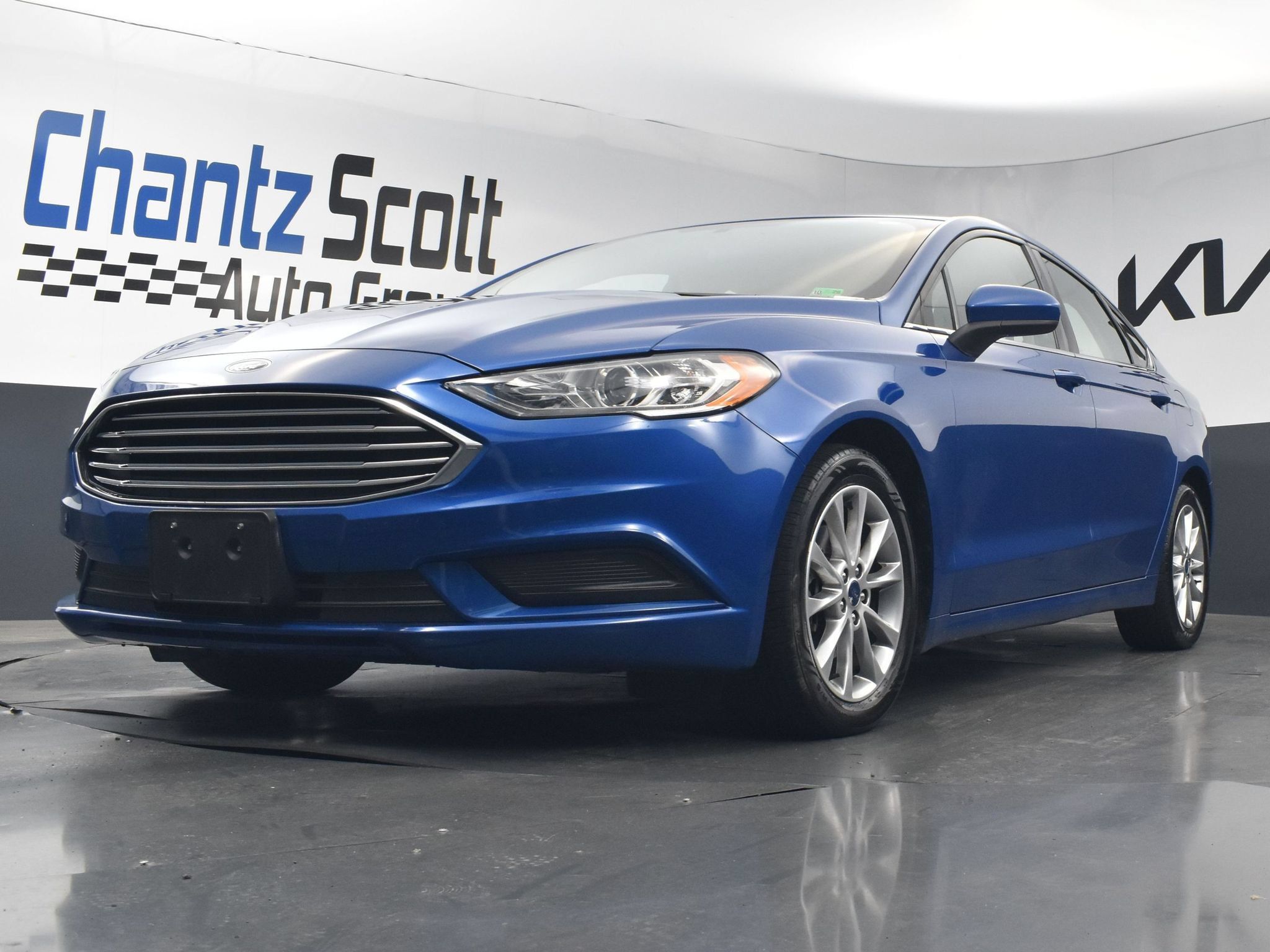 Used 2017 Ford Fusion SE w/ Fusion SE Technology Package FWD image 17
