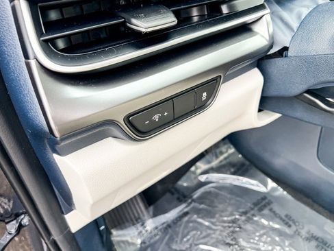 Used 2025 Kia Carnival SX image 13