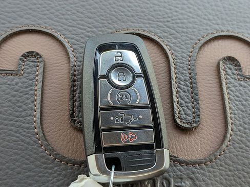 New 2025 Ford F350 King Ranch w/ FX4 Off-Road Package image 32