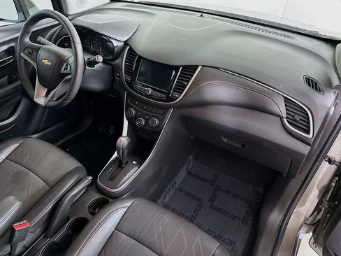 Used 2021 Chevrolet Trax LT w/ Driver Confidence Package image 31