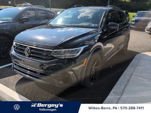 Certified 2024 Volkswagen Tiguan SE R-Line AWD/4WD image 9