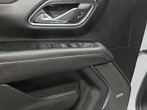 Used 2024 GMC Yukon XL AT4 w/ AT4 Premium Package image 9