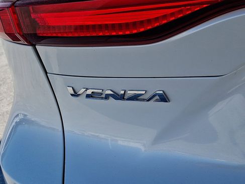 Used 2021 Toyota Venza XLE w/ Softex Package image 29