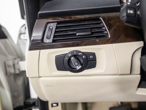 Used 2012 BMW 328i Convertible image 41