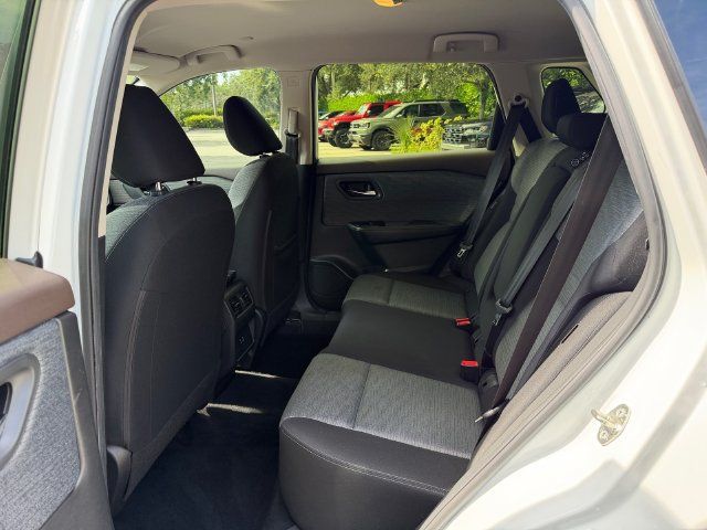Used 2023 Nissan Rogue SV FWD image 12