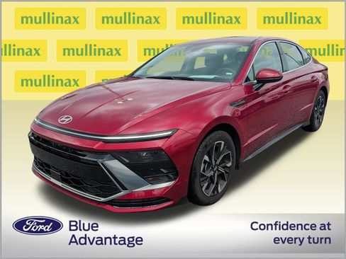 Used 2025 Hyundai Sonata SEL FWD image 2