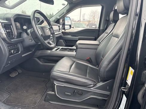 Used 2024 Ford F250 Lariat w/ Black Appearance Package image 18