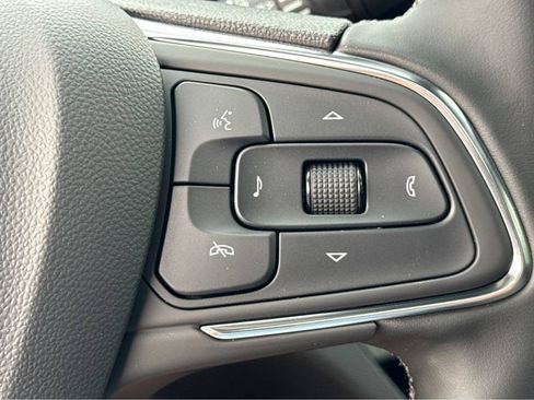 New 2026 Buick Envista Sport Touring FWD image 17
