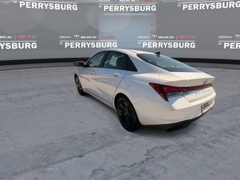 Used 2021 Hyundai Elantra SEL w/ Convenience Package FWD image 6