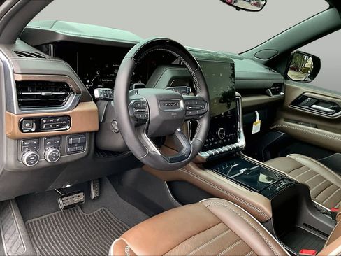 Used 2025 GMC Yukon Denali Ultimate AWD/4WD image 18