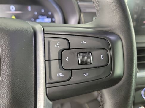 Used 2023 GMC Yukon SLT w/ SLT Luxury Package image 23