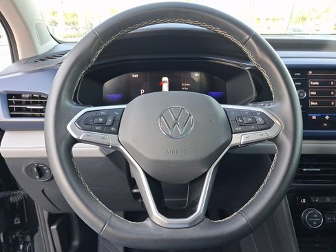 Used 2024 Volkswagen Taos SE FWD image 18