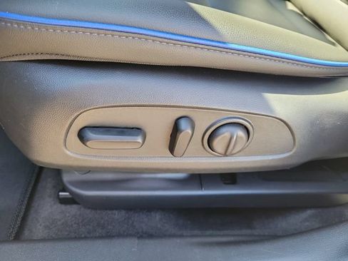 Used 2024 Buick Envista Sport Touring w/ Convenience I Package FWD image 17