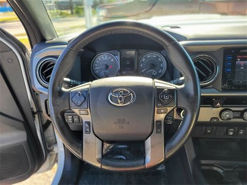 Used 2018 Toyota Tacoma SR5 image 22