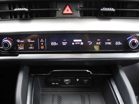 New 2025 Kia Sportage EX image 38