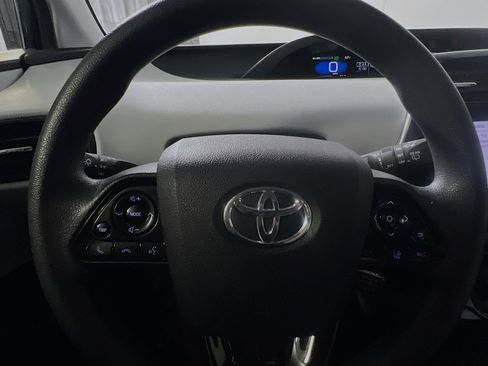 Used 2022 Toyota Prius LE image 18
