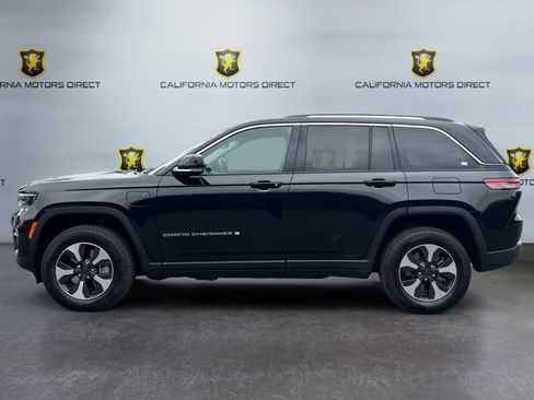Used 2023 Jeep Grand Cherokee 4WD 4xe image 2