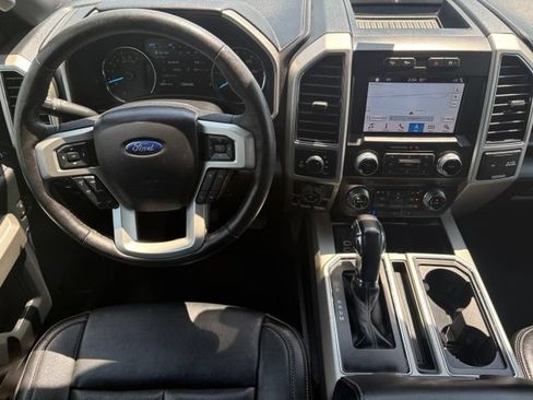 Used 2019 Ford F150 Lariat w/ Equipment Group 502A Luxury AWD/4WD image 3