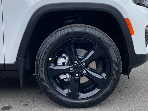 New 2025 Jeep Grand Cherokee Limited w/ Black Appearance Package image 20