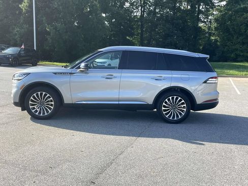 Used 2023 Lincoln Aviator Reserve AWD/4WD image 4