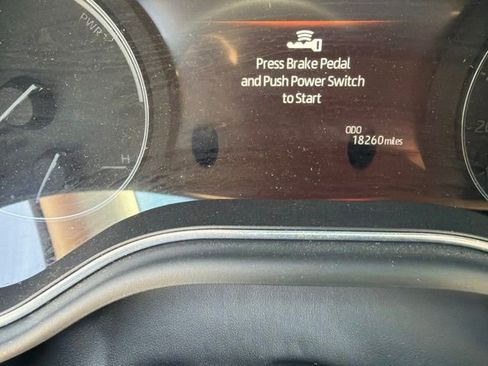Used 2021 Toyota Avalon XLE w/ Moonroof Package FWD image 10