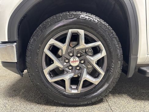 Used 2023 GMC Sierra 1500 SLT w/ SLT Premium Package image 8