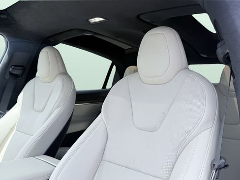 Used 2022 Tesla Model X AWD/4WD image 4