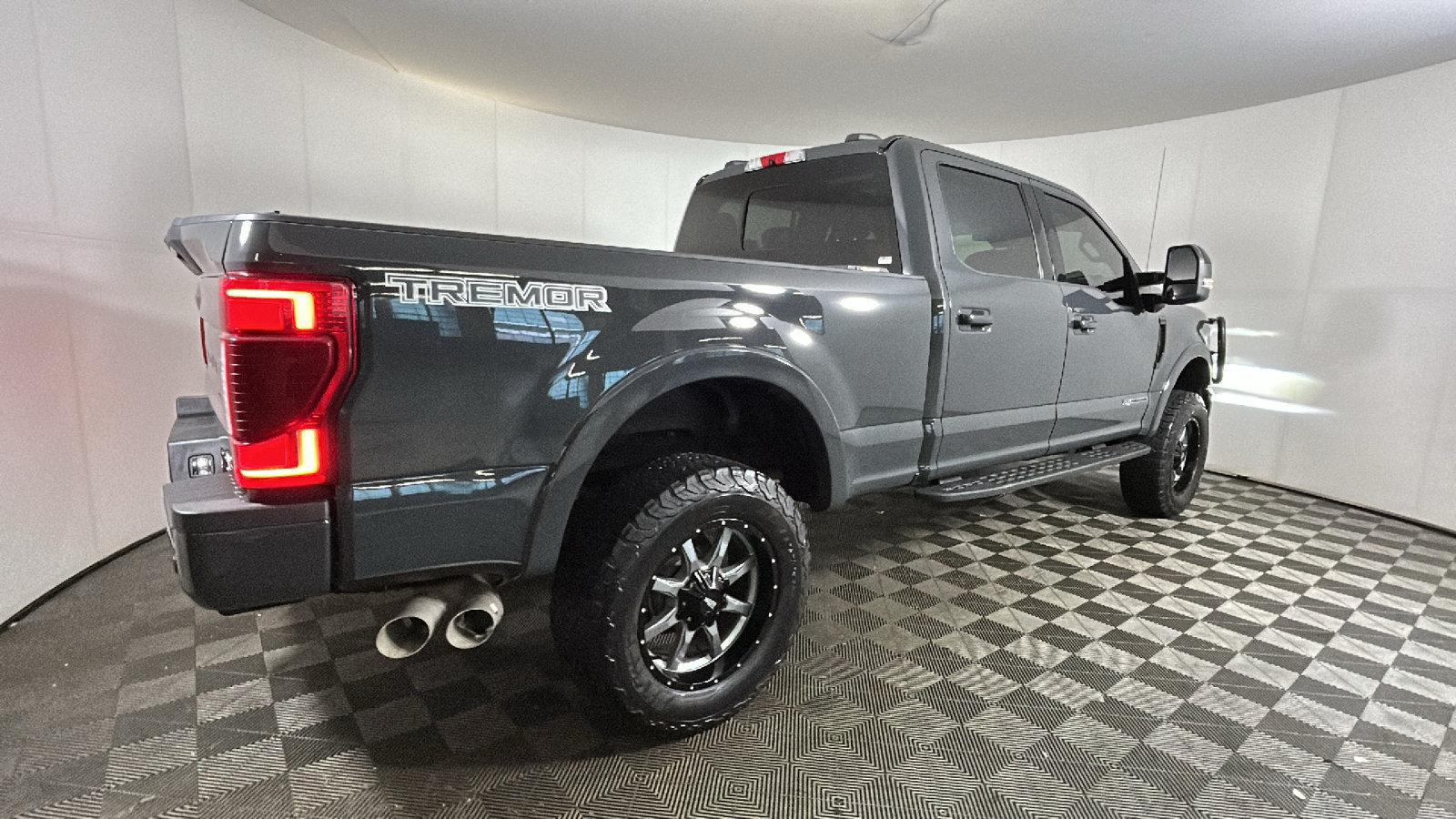 Used 2021 Ford F350 Lariat AWD/4WD image 3