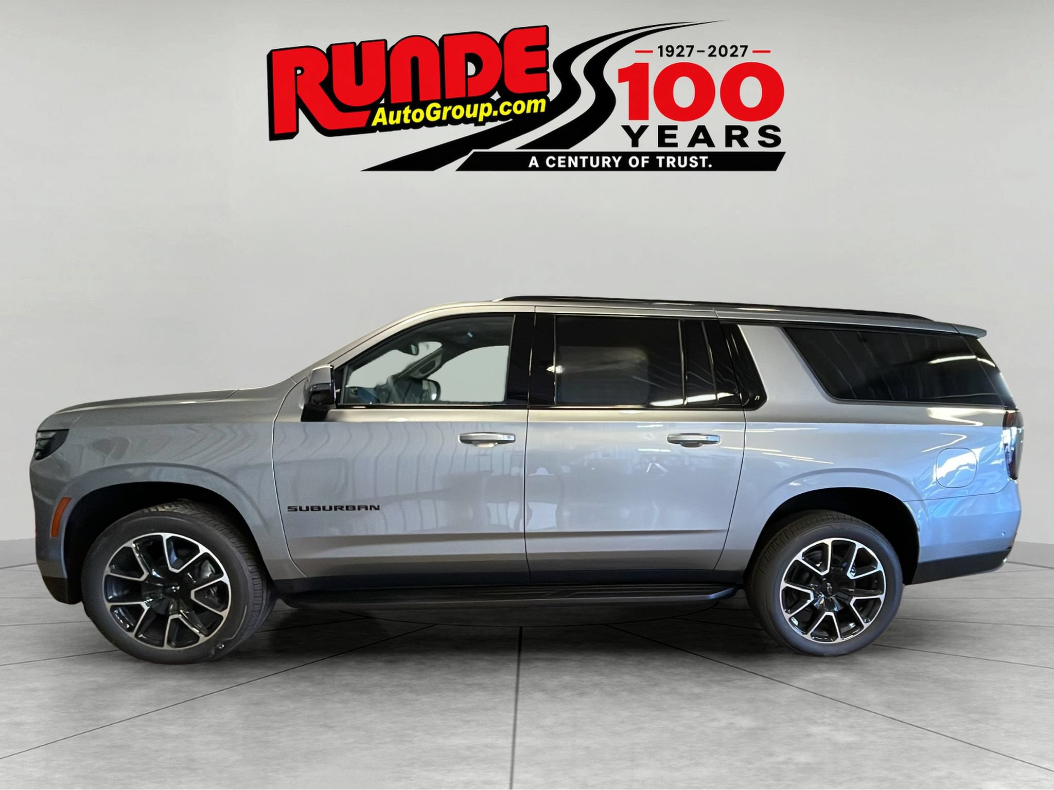 New 2027 Chevrolet Suburban RST w/ Comfort Package AWD/4WD image 2