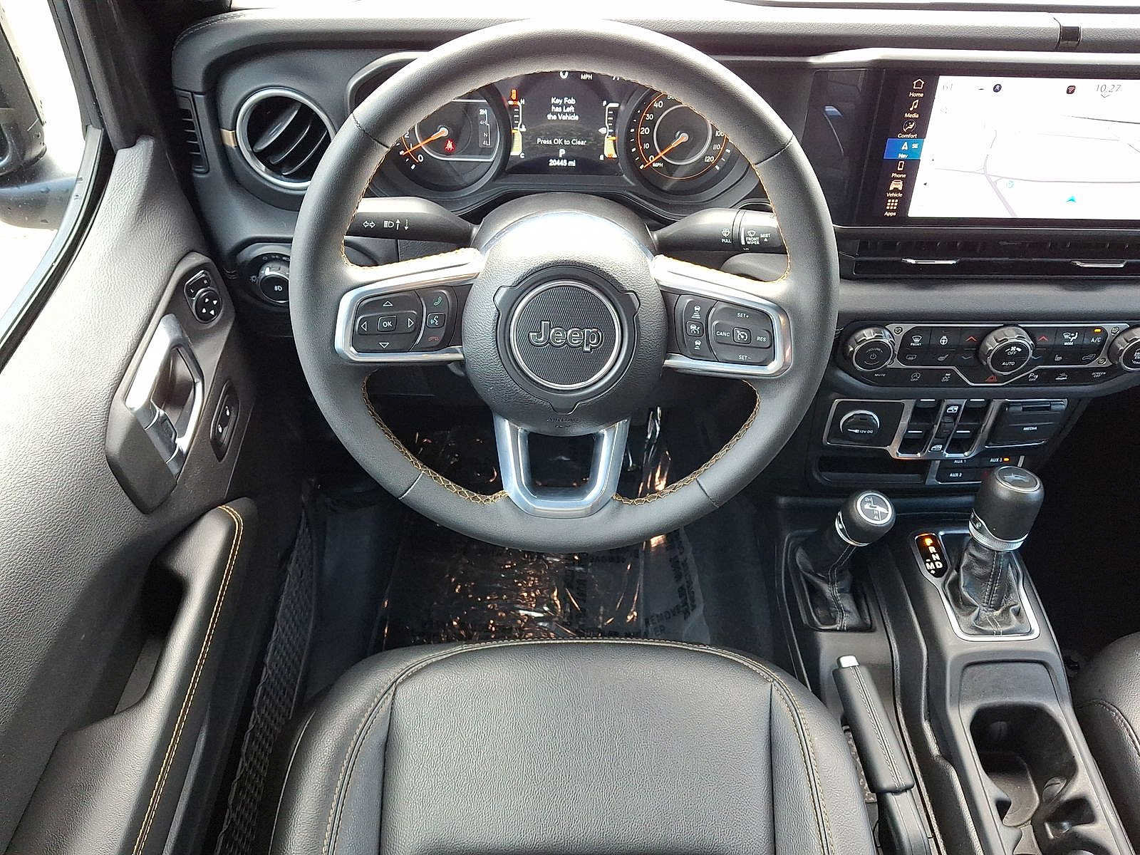 Used 2024 Jeep Wrangler Unlimited Sahara w/ Technology Group AWD/4WD image 27