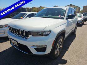 Used 2023 Jeep Grand Cherokee Limited AWD/4WD image 1