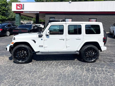 Used 2021 Jeep Wrangler Unlimited Sahara AWD/4WD image 3